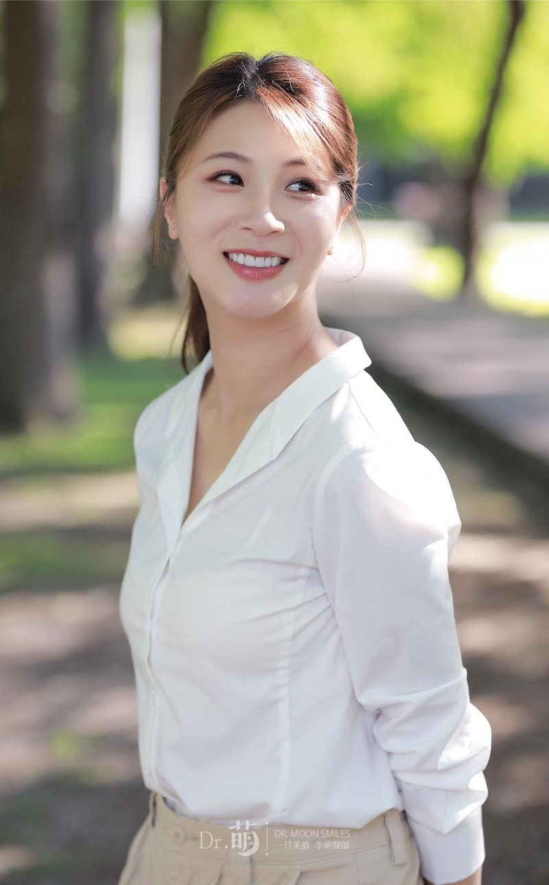陶瓷貼片完成後笑容，展現自然陽光氣質